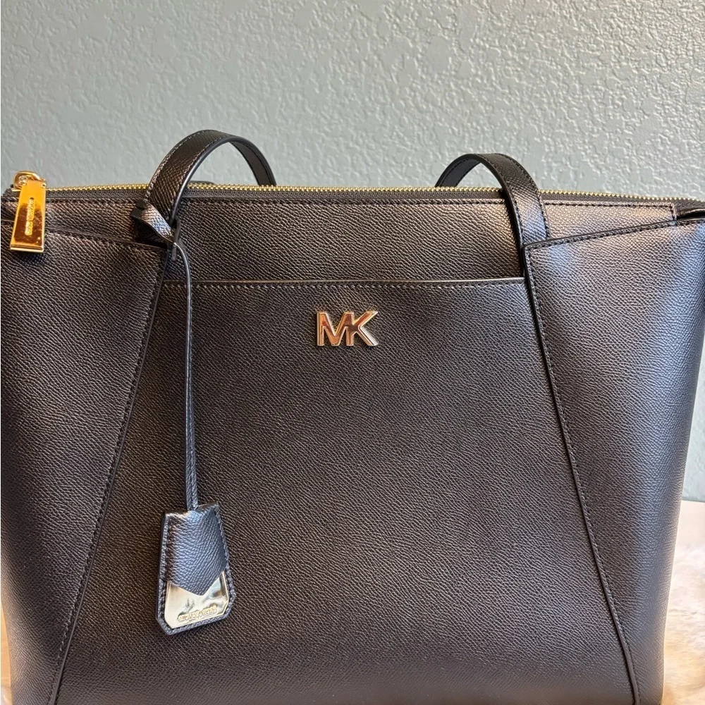 Michael Kors Maddie Medium Crossgrain Tote – Black with Gold Hardware